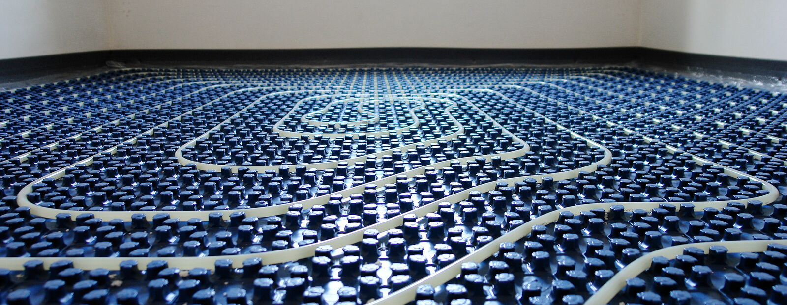 Wand- und Fußbodenheizung